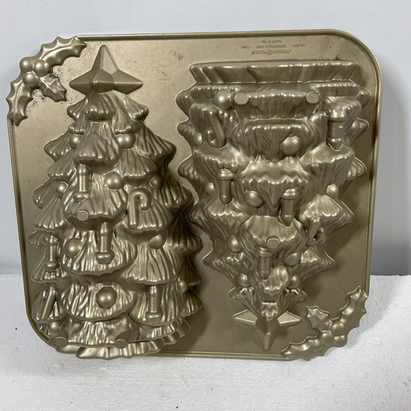Nordic Ware 3D Holiday Christmas Tree Cake Gold Mold Williams Sonoma Heavy Duty - Picture 1 of 4